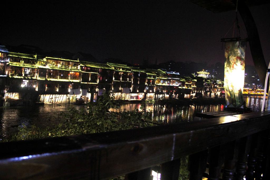 Fenghuang 1St Apartment Fenghuang County Exterior photo