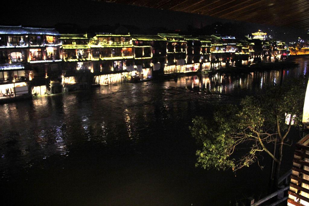 Fenghuang 1St Apartment Fenghuang County Exterior photo