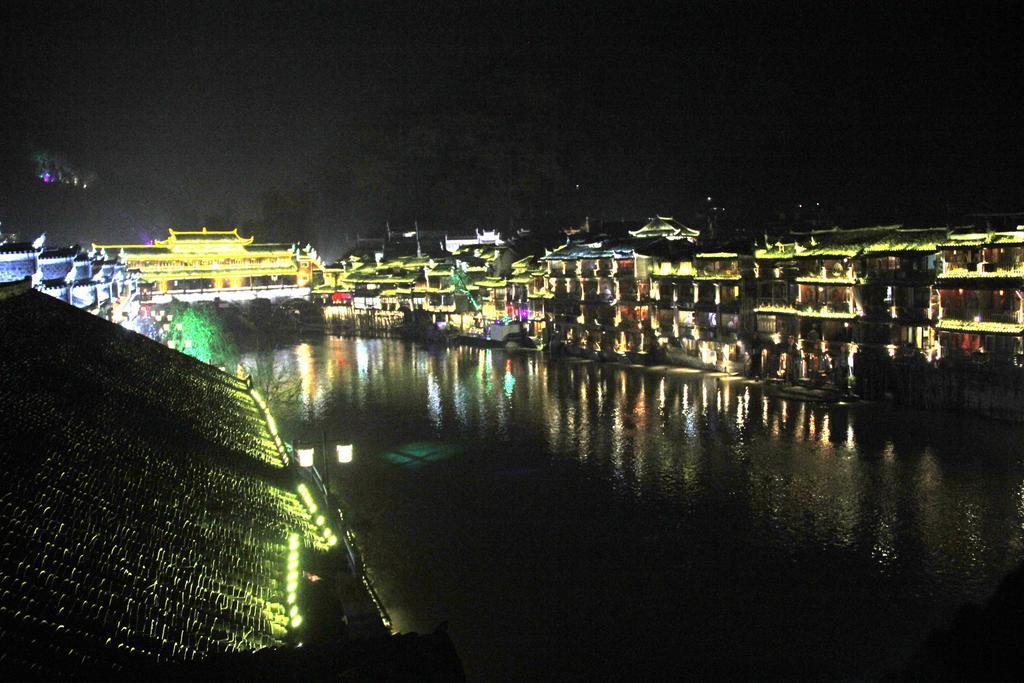 Fenghuang 1St Apartment Fenghuang County Exterior photo