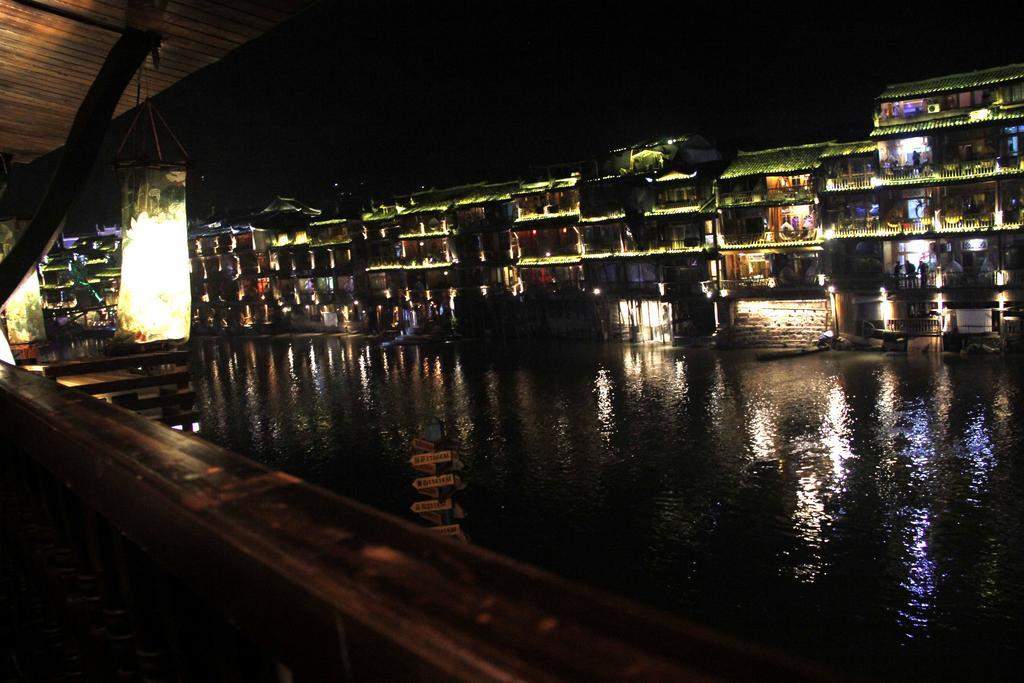 Fenghuang 1St Apartment Fenghuang County Exterior photo