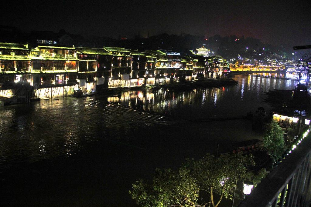 Fenghuang 1St Apartment Fenghuang County Exterior photo