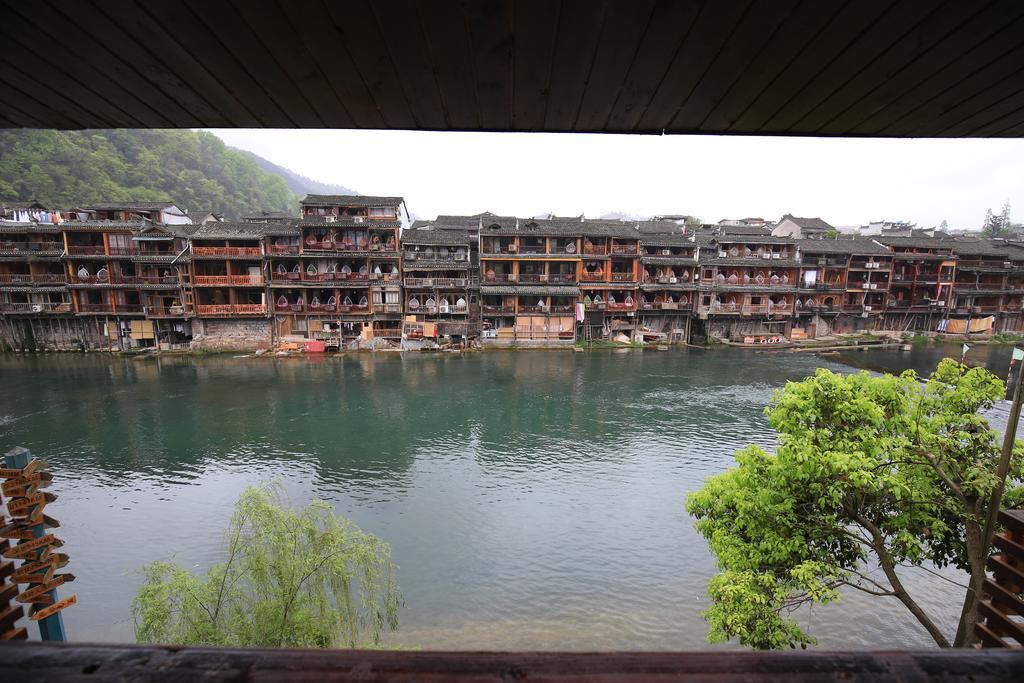 Fenghuang 1St Apartment Fenghuang County Exterior photo